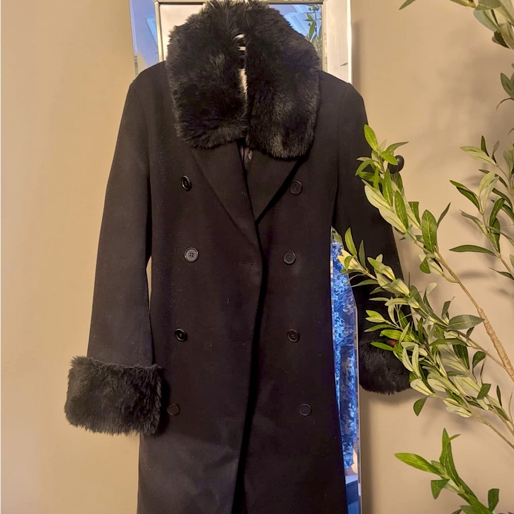 Women furr trim coat